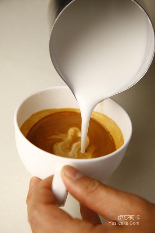 拉花咖啡——桃心制作——分分钟搞定