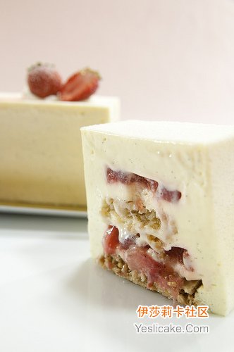 日本名店冬季“草莓慕斯”